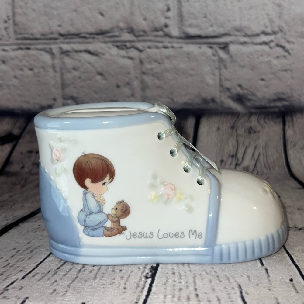 Precious Moments Vintage 90’s Collectible Baby Shoe Ceramic Bank Jesus Loves Me
